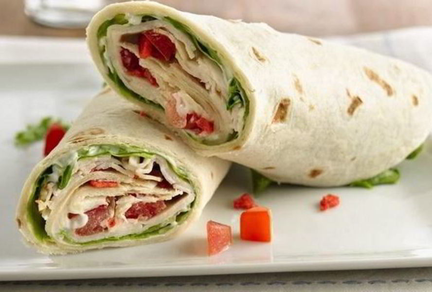 Рулеты из лаваша с помидорами и горбушей