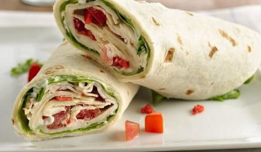 Рецепт рулетов из лаваша с помидорами и горбушей