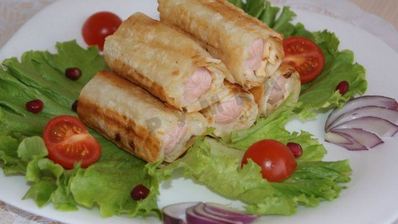 сосиски в лаваше с сыром и картошкой