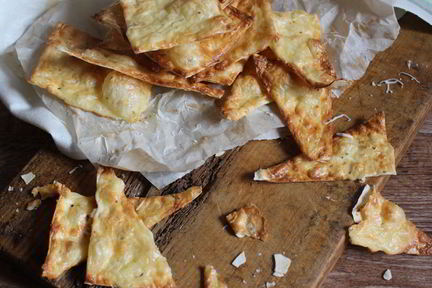 Сырные чипсы из лаваша
