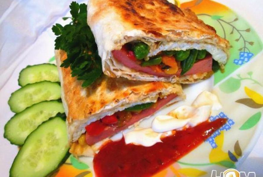 Сытный завтрак в лаваше