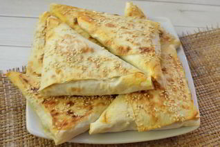 Треугольники из лаваша с творогом