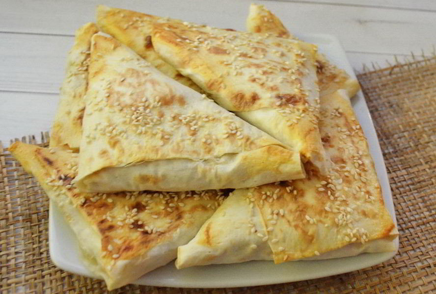 Треугольники из лаваша с творогом