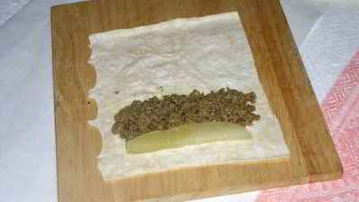 трубочки с мясной начинкой лавашони