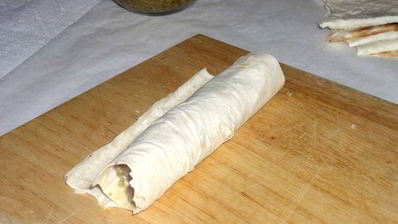 трубочки с мясной начинкой лавашони