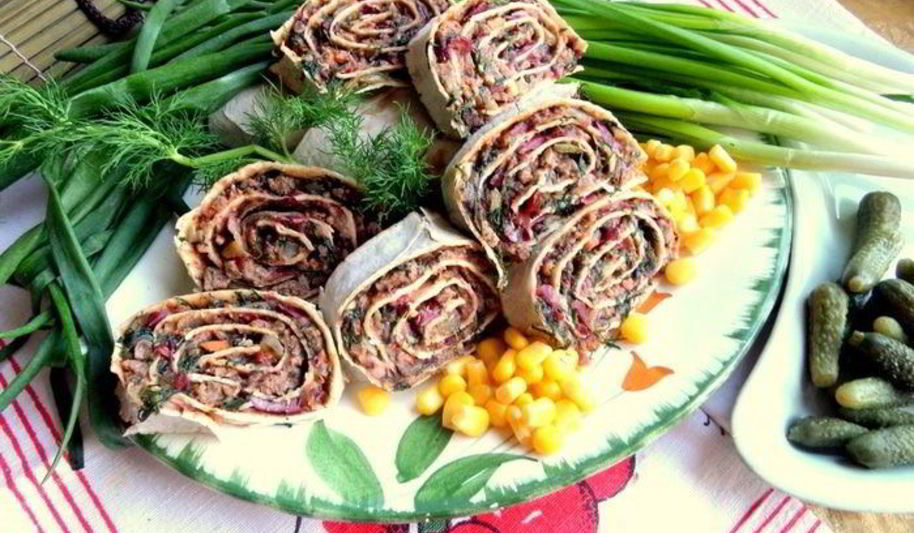 Рецепт закуски из фасоли в лаваше сытная