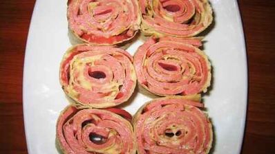 закуска из колбасы в лаваше