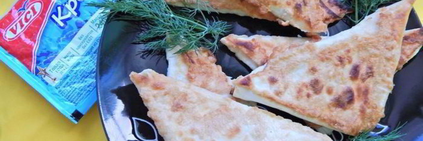 Закуска из крабовых палочек в лаваше, обжаренная