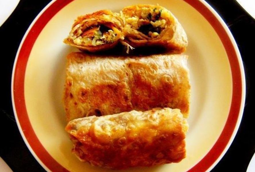 Закуска из лаваша с курицей и баклажанами