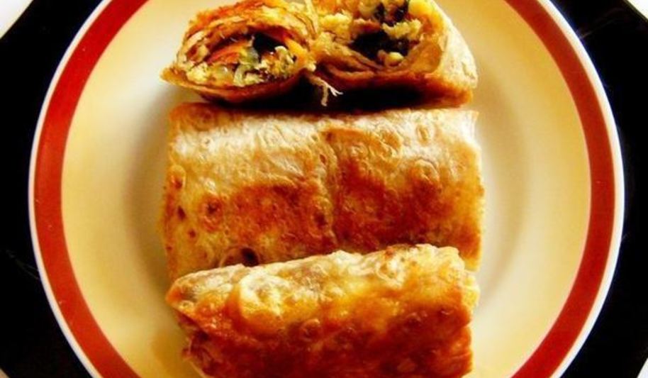 Рецепт закуски из лаваша с курицей и баклажанами