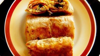 закуска из лаваша с курицей и баклажанами