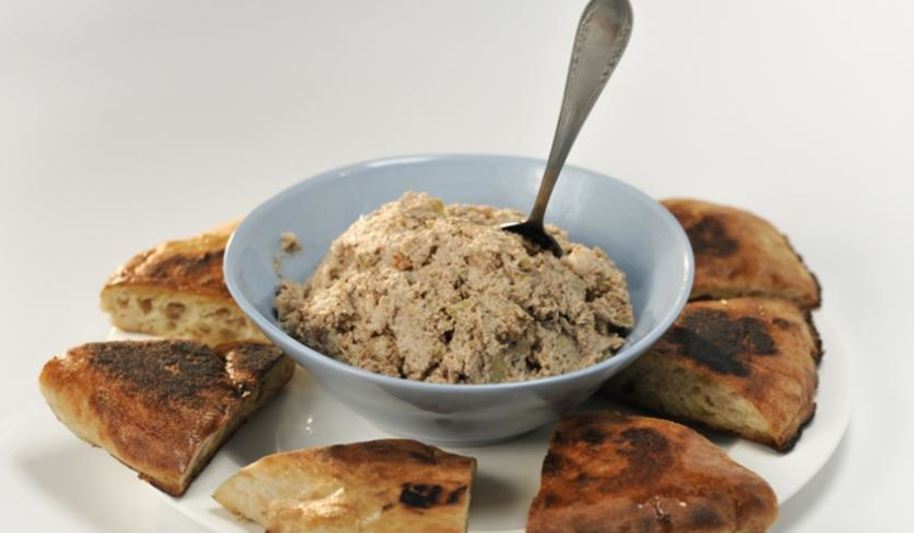 Рецепт закуски из лаваша с соусом из перца