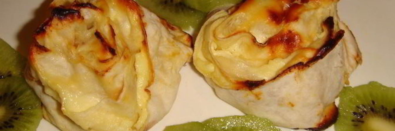 Запеченные завитки из лаваша с творогом