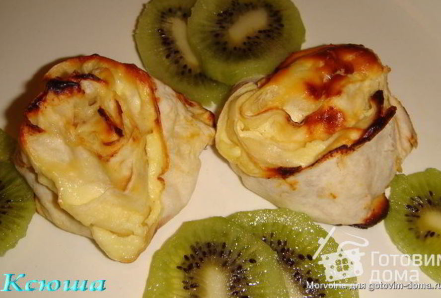 Запеченные завитки из лаваша с творогом