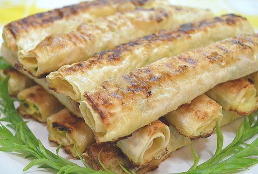 Жареный лаваш с сырной начинкой