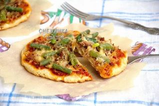 Домашние творожные лепешки с мясом, овощами и сыром