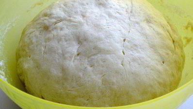 двухслойная фокачча с оливками и молодым сыром