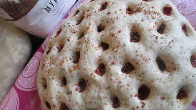 фокачча с орегано, паприкой и вялеными томатами