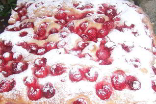 Фокачча с вишней XXL