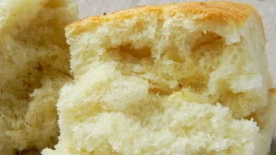 фокачча с жареным луком и сыром