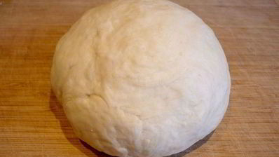 индийская лепешка с куриной колбаской и овощами