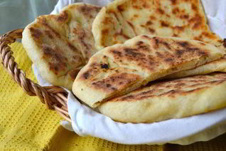 Индийские лепешки Наан с сыром