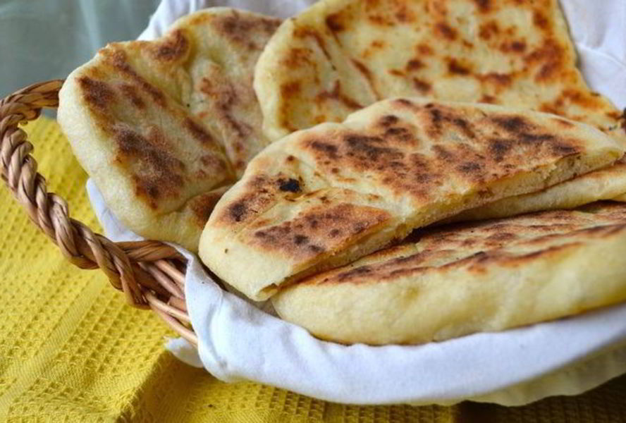 Индийские лепешки Наан с сыром