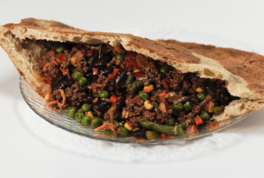 Лепешка с мексиканской смесью и говядиной