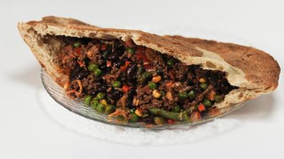 лепешка с мексиканской смесью и говядиной