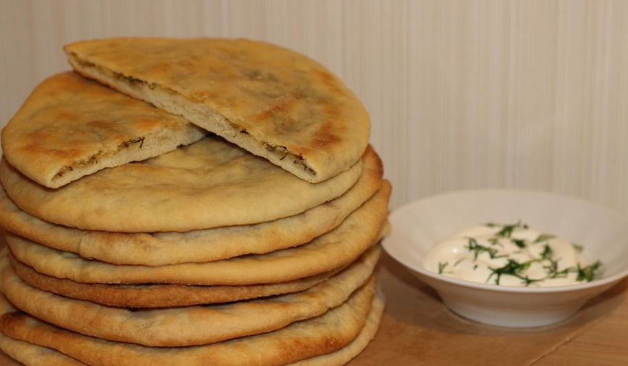 Рецепт лепешек на кефире с сыром