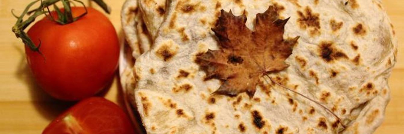 Лепешки с луковой начинкой