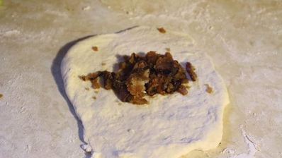 лепешки с луковой начинкой