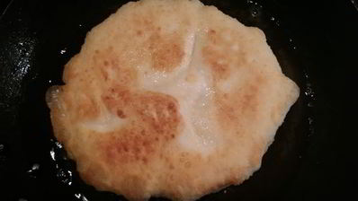 лепешки с яичницей и рукколой