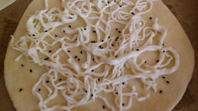 манаиш-лепешки с сыром и кунжутом, заатаром