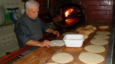 манаиш-лепешки с сыром и кунжутом, заатаром
