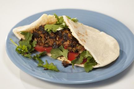 Пита с фасолевыми котлетами