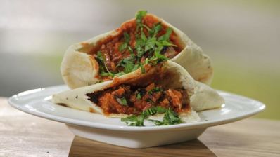 пита с индейкой и салатом