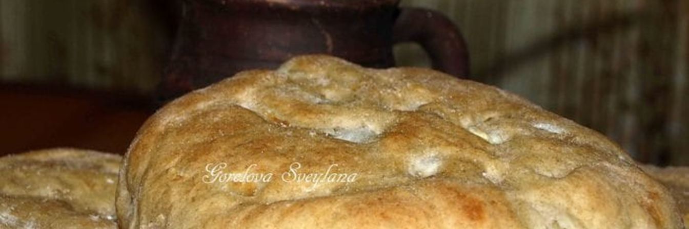 Пшенично-ржаные лепешки с луком