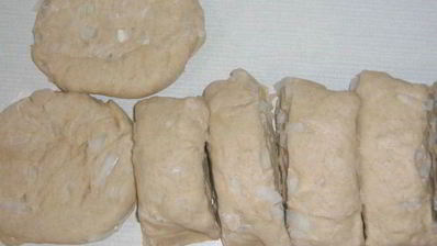 пшенично-ржаные лепешки с луком