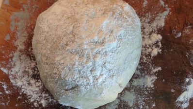 сладкая фокачча с лавандой, малиной и абрикосами