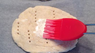 сладкая фокачча с лавандой, малиной и абрикосами