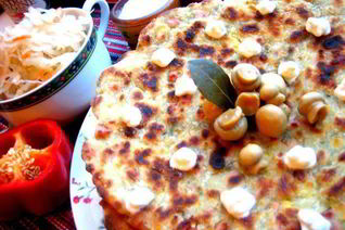 Сырно-тыквенные лепешки с колбасой и зеленью