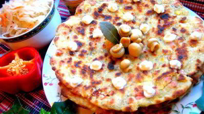 сырно-тыквенные лепешки с колбасой и зеленью