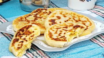 сырные лепешки на кефире на сковороде