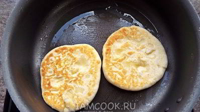 сырные лепешки на кефире на сковороде