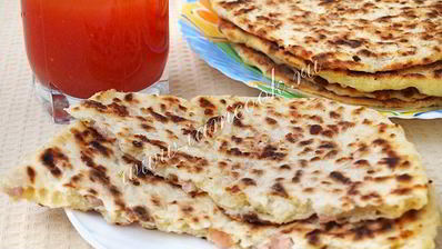 сырные лепешки с ветчиной