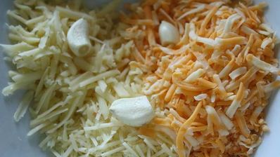 творожная лепешка с начинкой из сыра