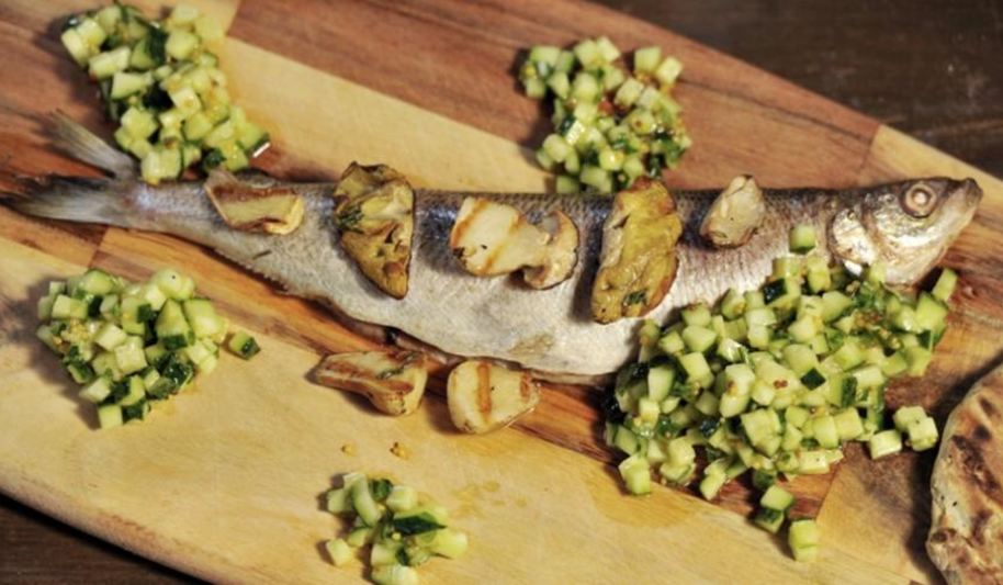 Рецепт запеченного сига с грибной лепешкой