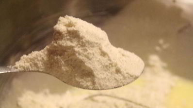 безглютеновые карамельные маффины со сливами