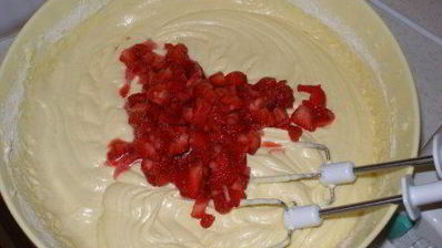 клубничные маффины с клубничным кремом